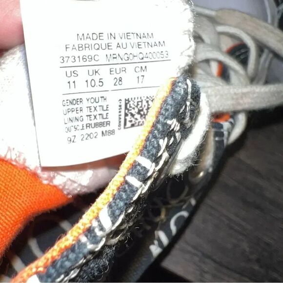 Converse Black Not A Chuck Taylor Hightop Streetwear Sneaker Sz 11 Child Unisex - Picture 9 of 9